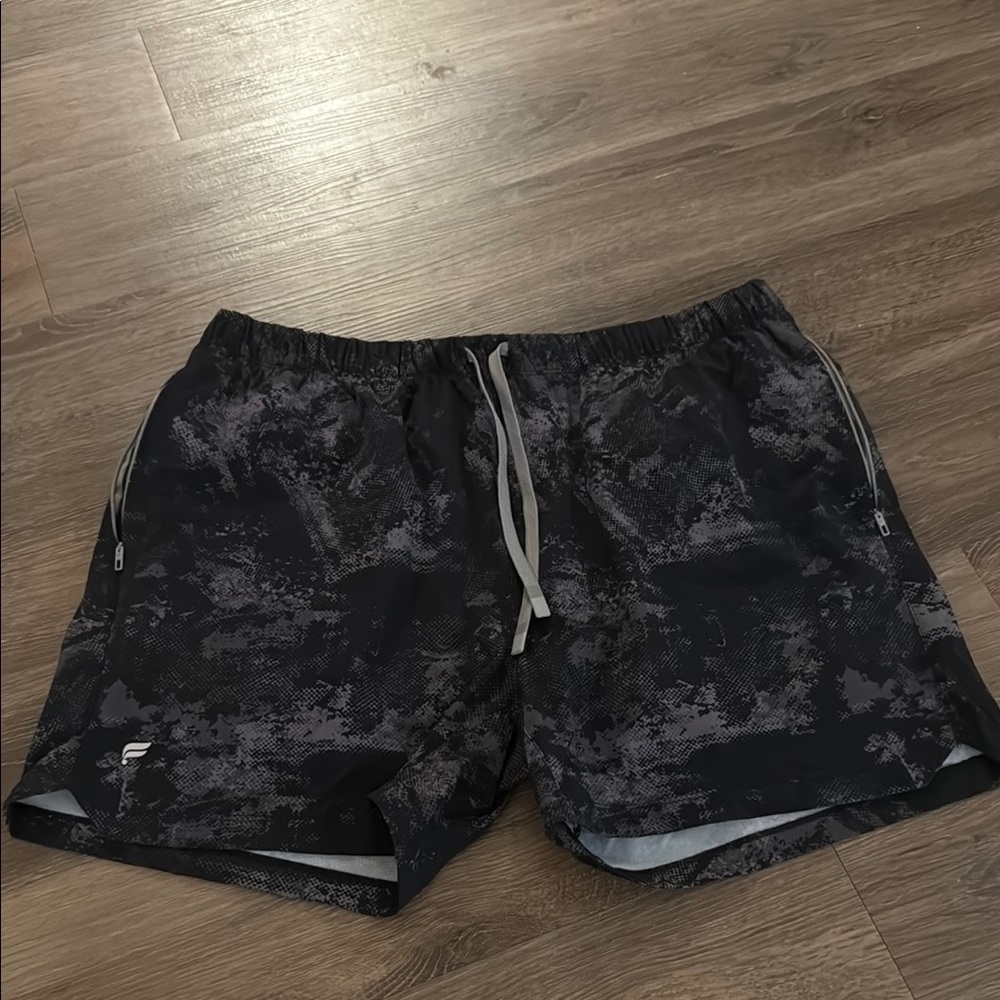 men's black and gray fabletics the one